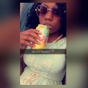 Meet your Posher, Lynné